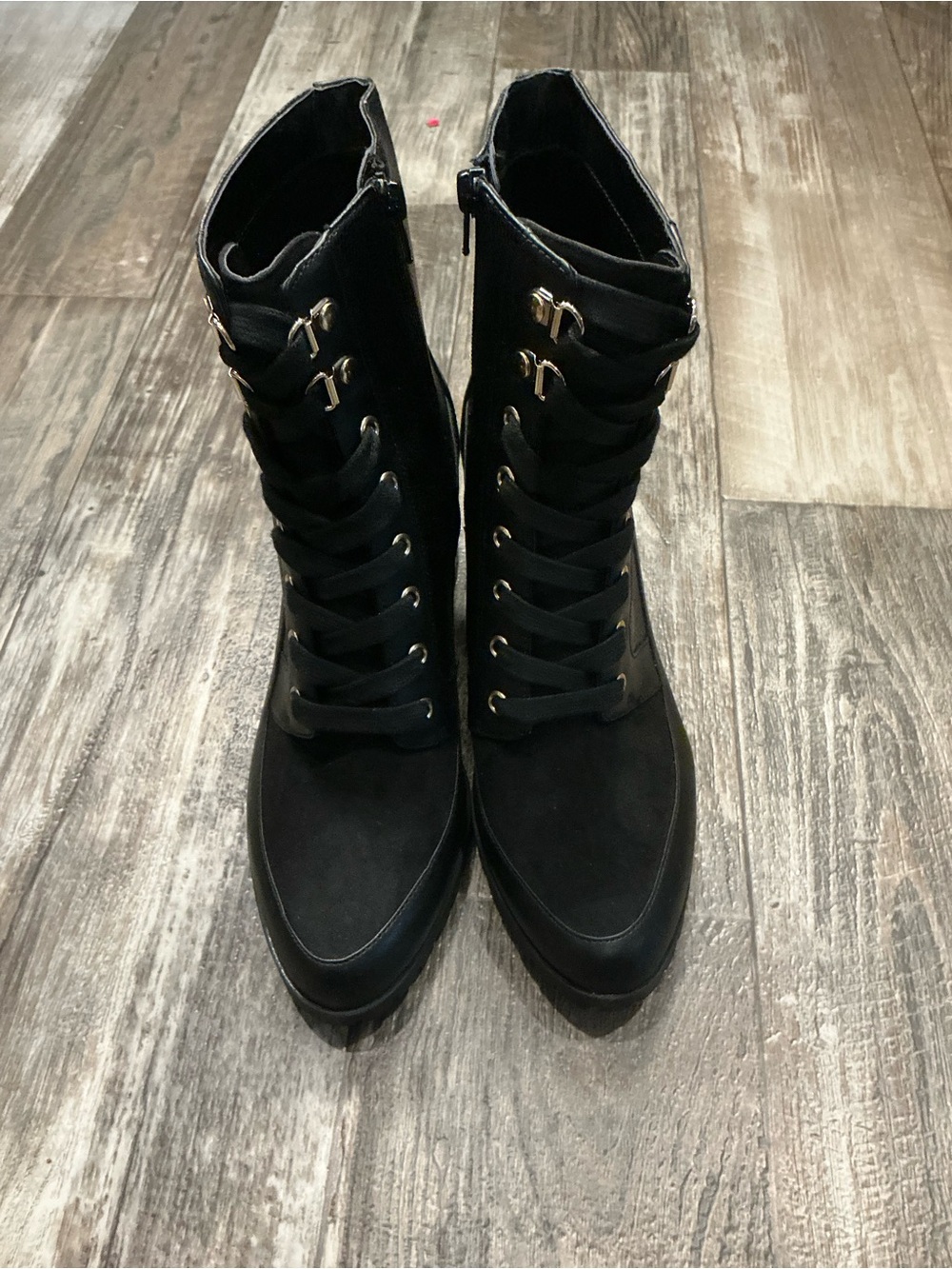 Giani Bernini Black Lace-Up Block Heel Ankle Boots Size 10 - Picture 7 of 16